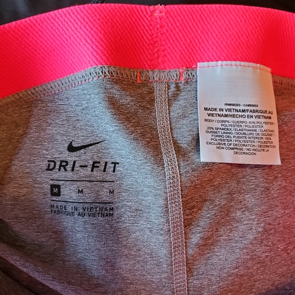 Nike Pro Workout Shorts - Picture 3 of 4
